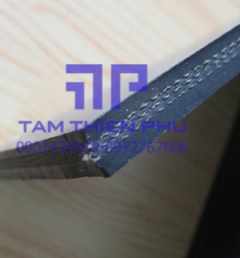 Cao su có lớp bố bắn cát